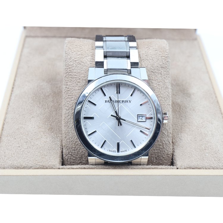 Burberry Bu9000 Men Watch. Sapphire Crystal, 50 m 165 Feet